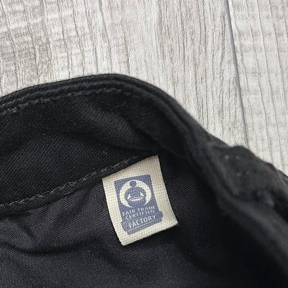 Universal Thread Black Stretch Denim Shorts WMNS 10R High Rise Midi Cuffed Hem - Picture 6 of 8